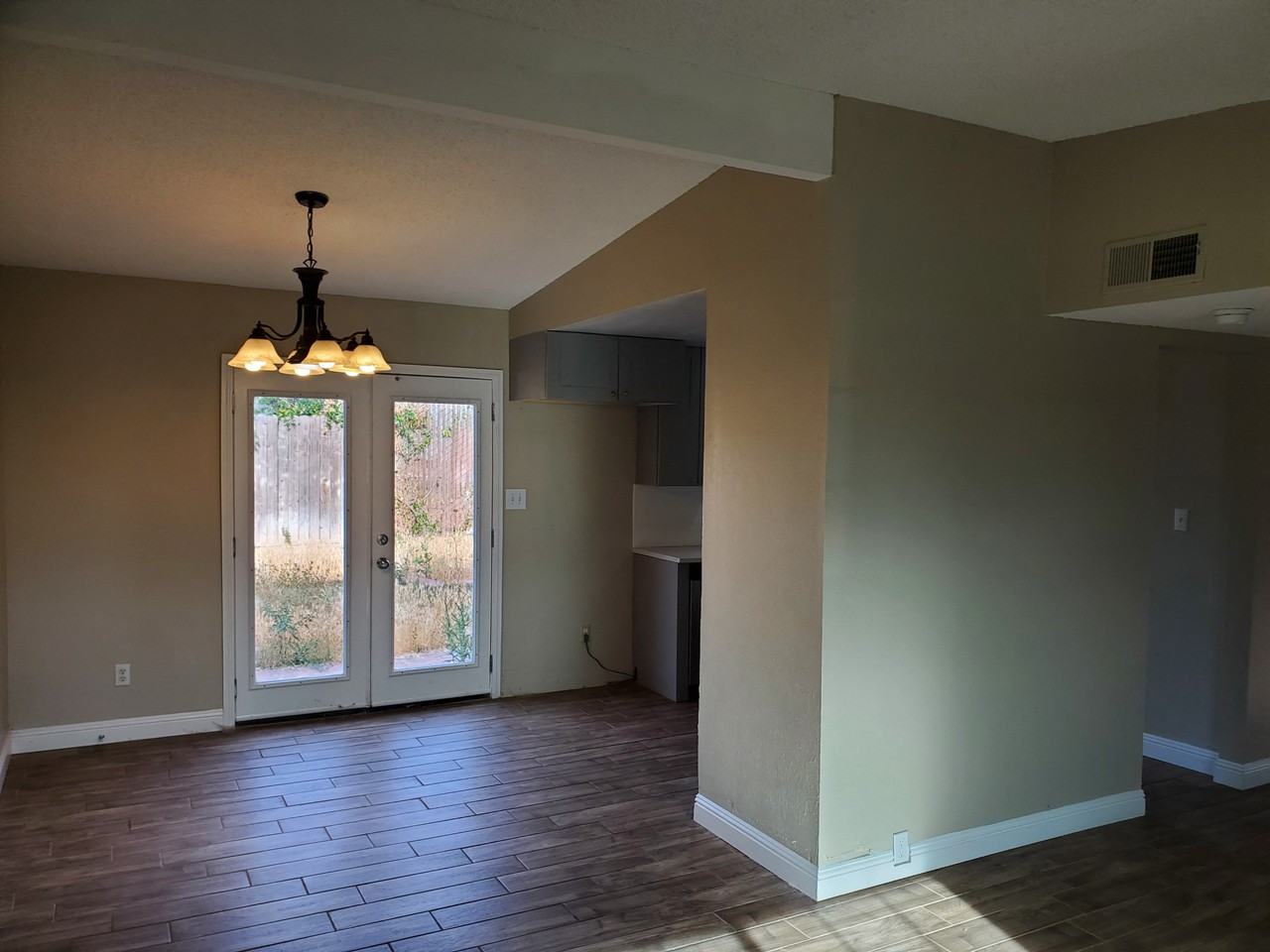 3835 Moonbeam Drive - Photo 6 of 13