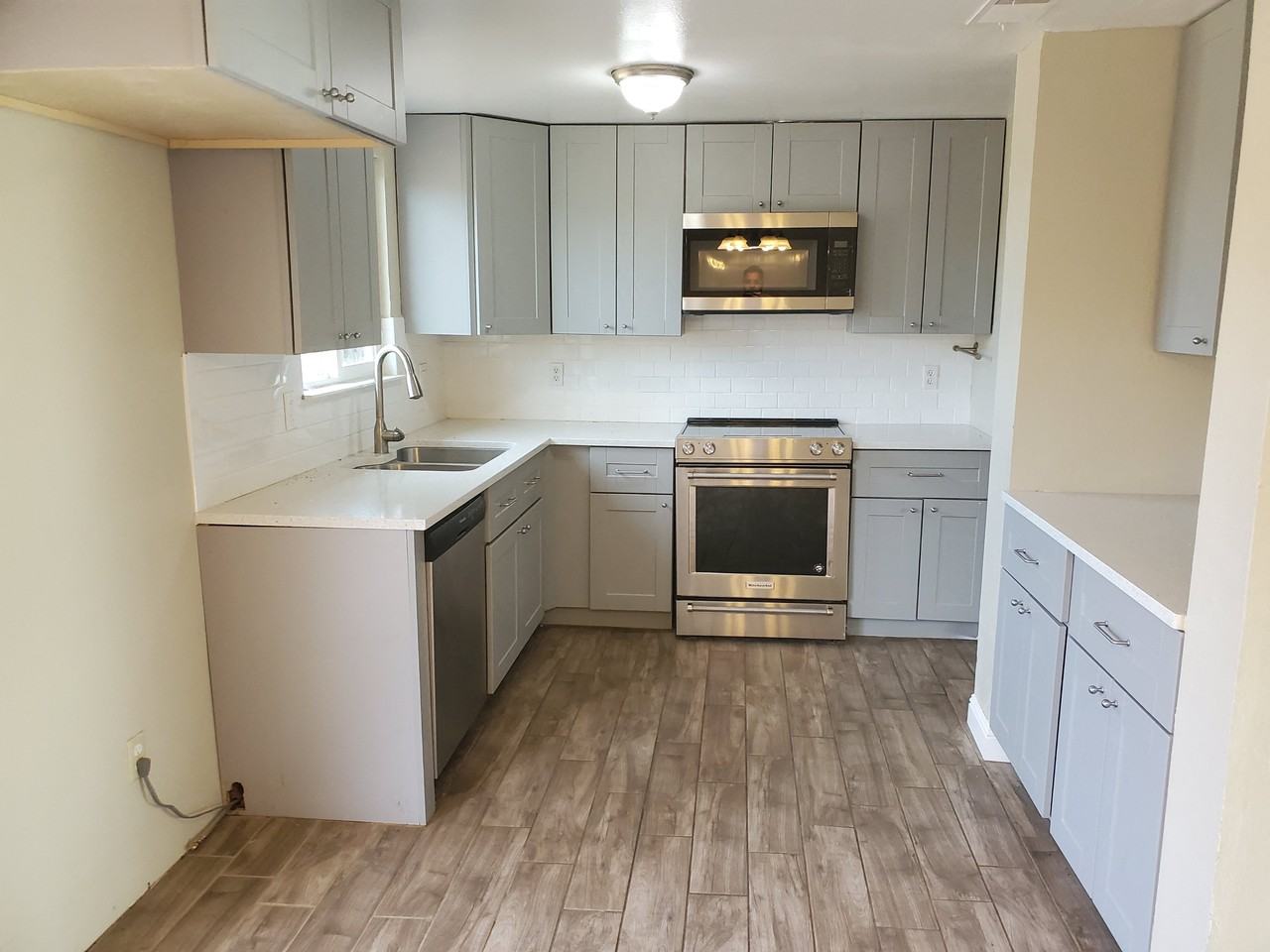 3835 Moonbeam Drive - Photo 7 of 13