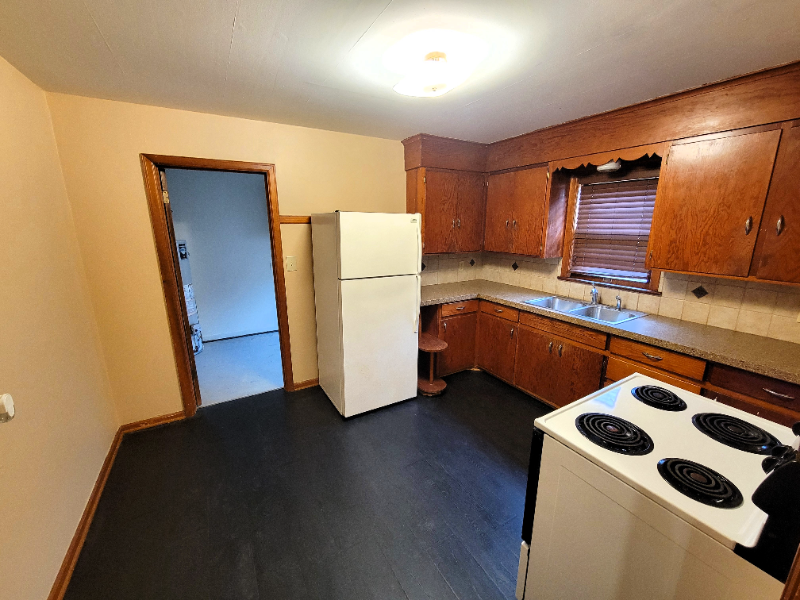 1112 North Woodrow Avenue - Photo 4 of 14