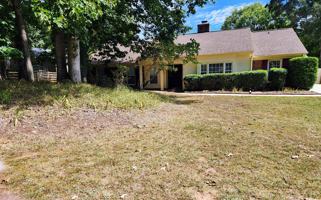 featured image of 4415 Woods End Lane