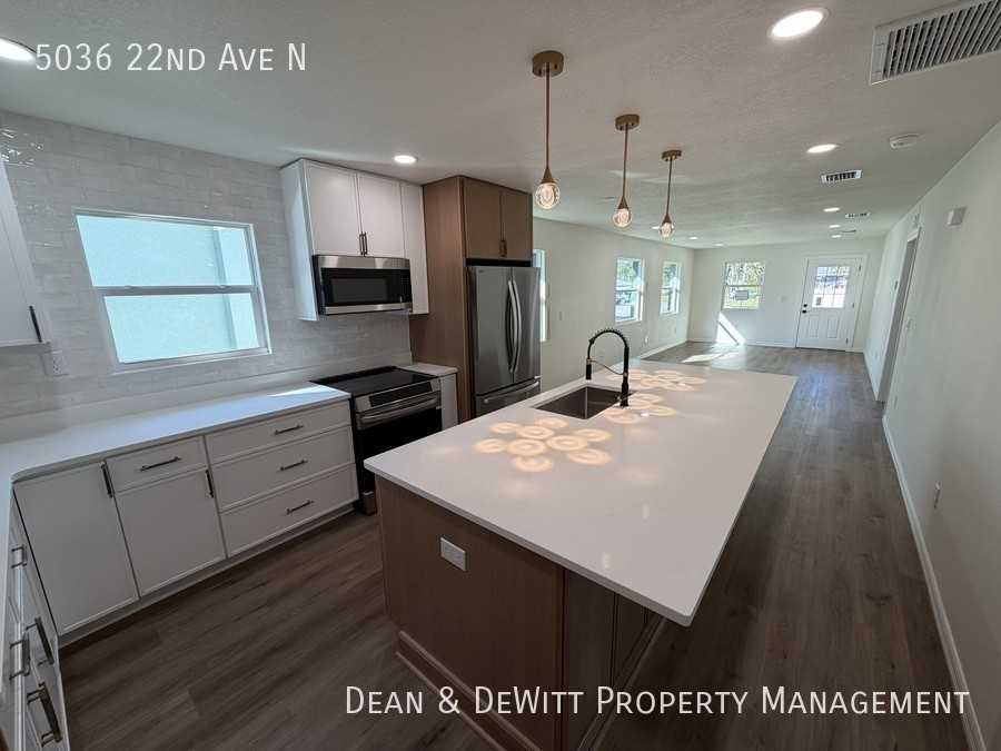 5036 22nd Ave N - Photo 3 of 31