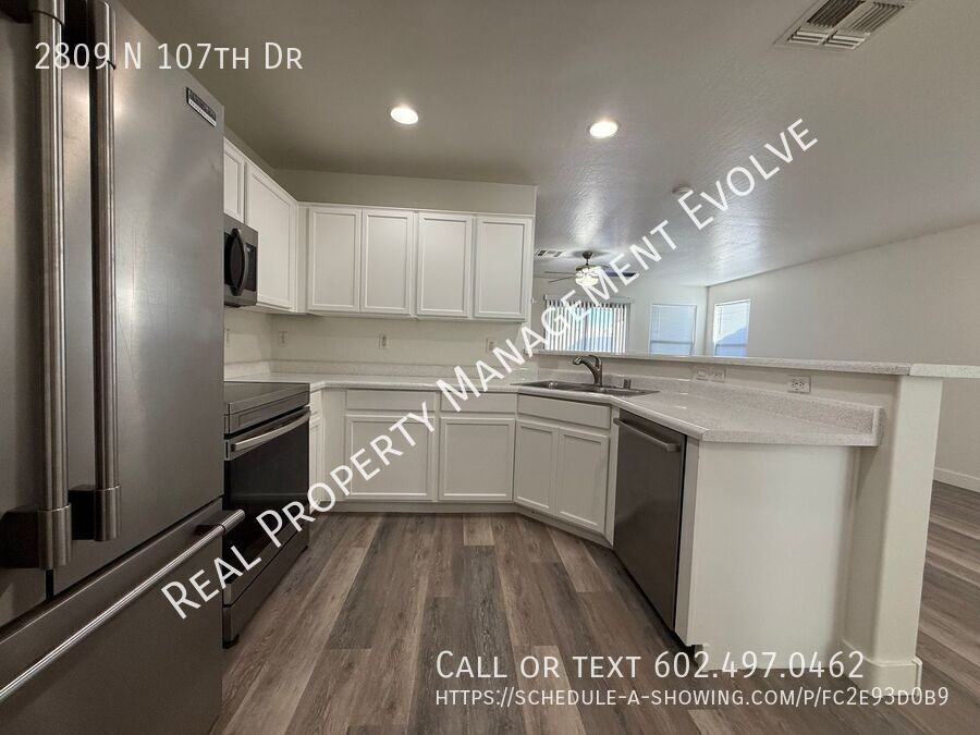 2809 North 107th Drive - Photo 4 of 28