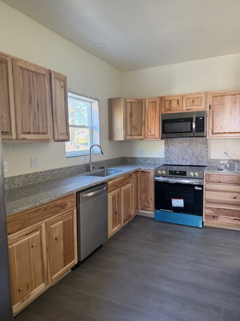 1236 Ouray Ave - Photo 3 of 12