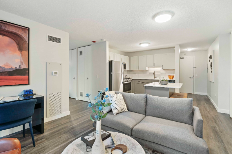 300 E South Water St - Photo 5 of 10