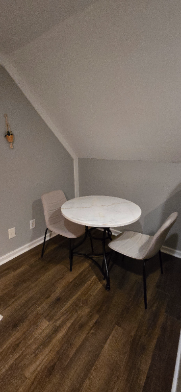 216 North Summit Street #B - Photo 3 of 7