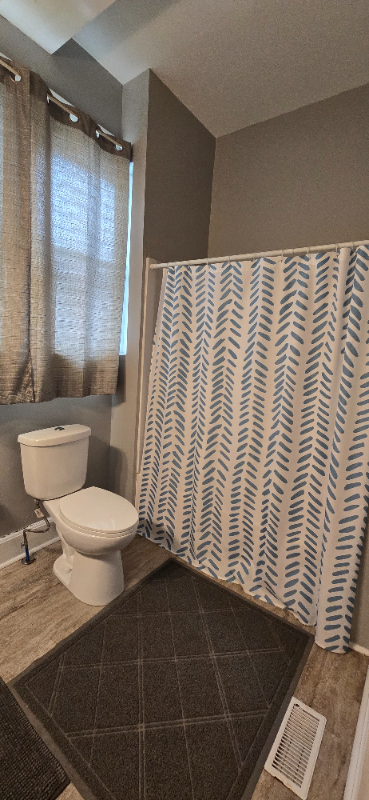 216 North Summit Street #B - Photo 5 of 7