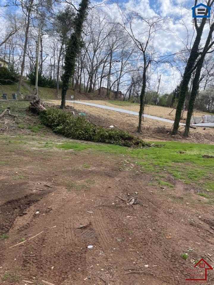 1720 Cambridge Drive - Photo 7 of 20