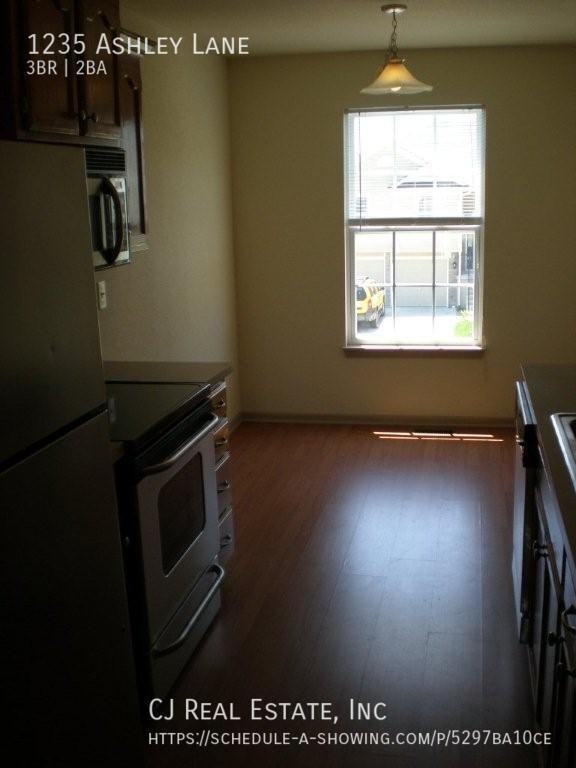 1235 Northwest Ashley Lane - Photo 4 of 10