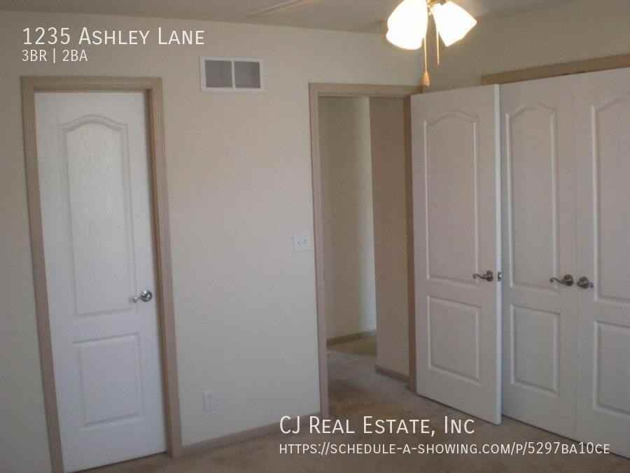 1235 Northwest Ashley Lane - Photo 5 of 10