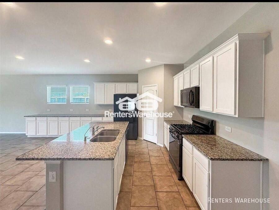 14135 Riley Creek Ct - Photo 2 of 13