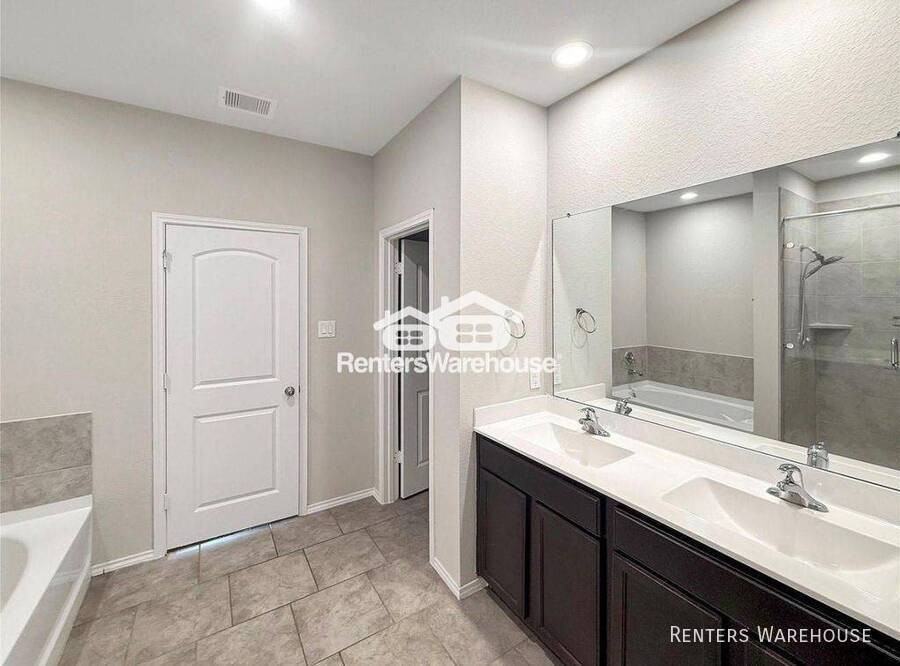 14135 Riley Creek Ct - Photo 7 of 13