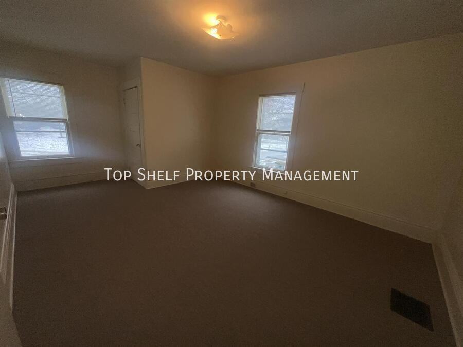 1067 23rd St #2 - Photo 2 of 8