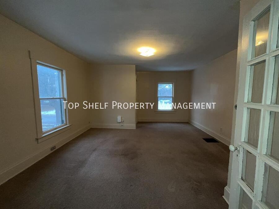 1067 23rd St #2 - Photo 5 of 8