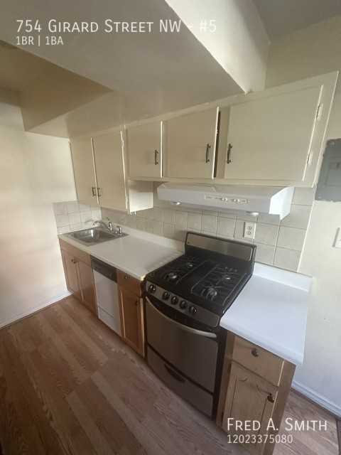 754 Girard St Nw #5 - Photo 5 of 12