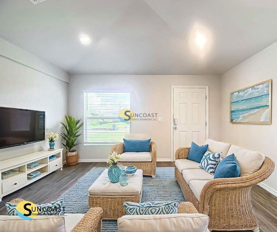 11185 Pendleton Ave - Photo 2 of 19