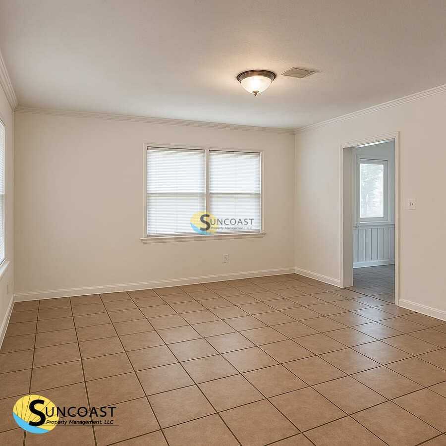 478 W 58th St - Photo 3 of 18