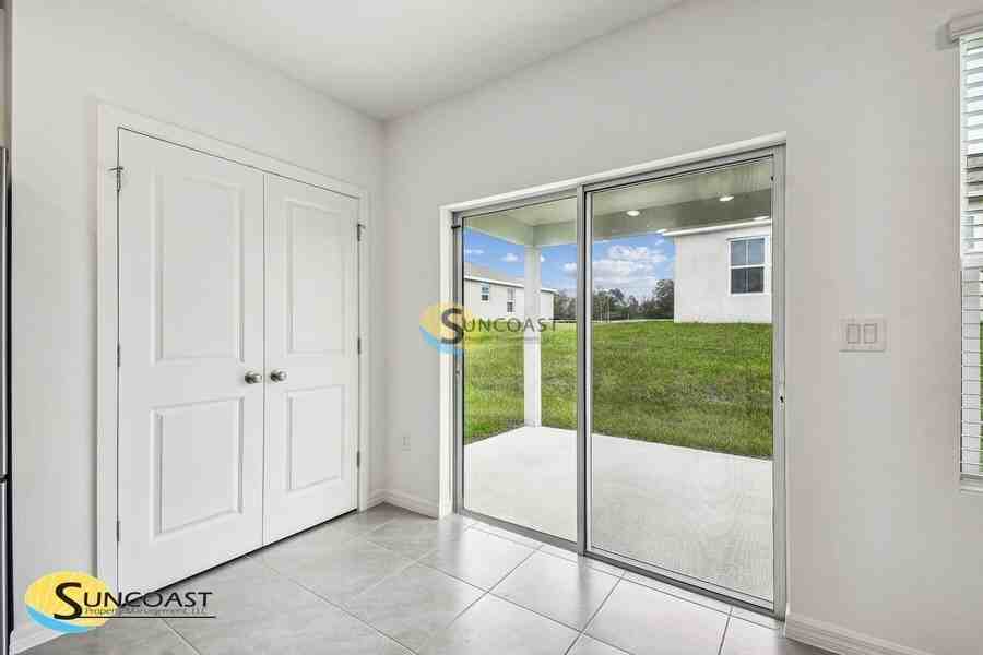 8271 N Wakefield Dr - Photo 7 of 40