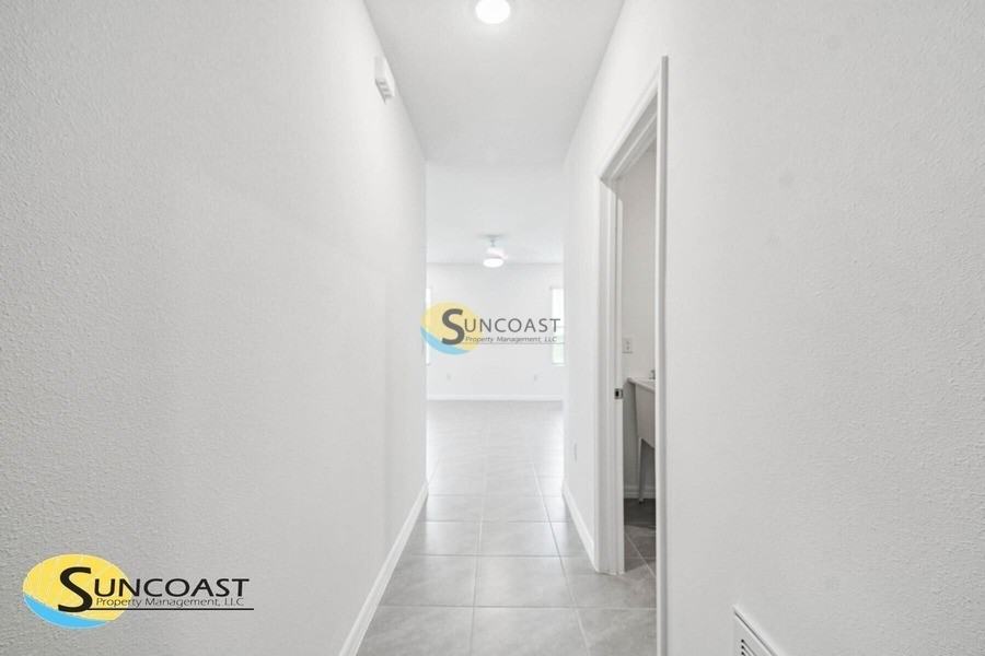 8271 N Wakefield Dr - Photo 5 of 40