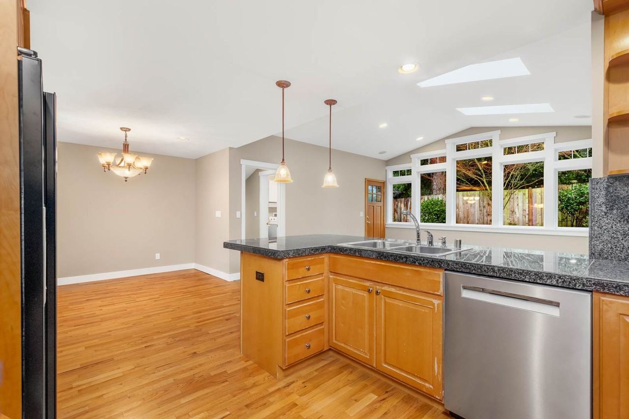 1305 5th Street - Photo 6 of 18