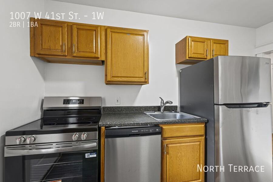 1007 W 41st St #1W - Photo 2 of 19