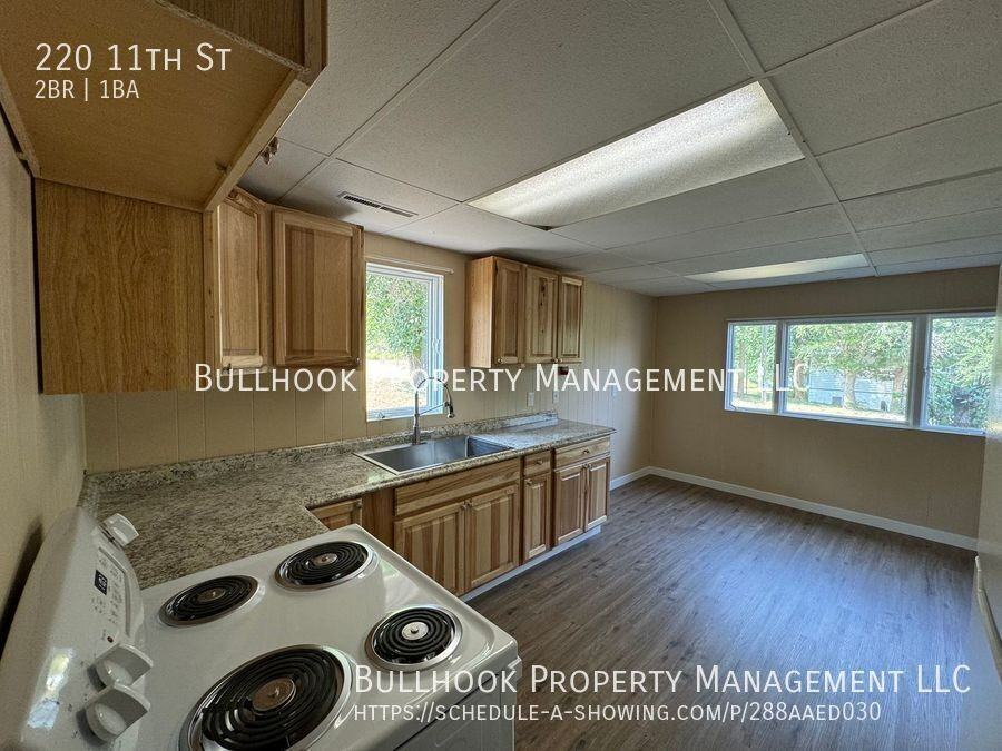 220 11th Street - Photo 3 of 32