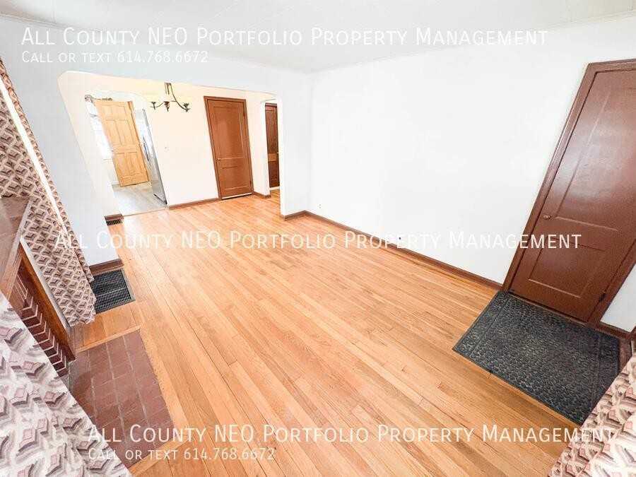 1463 E Whittier St - Photo 5 of 27