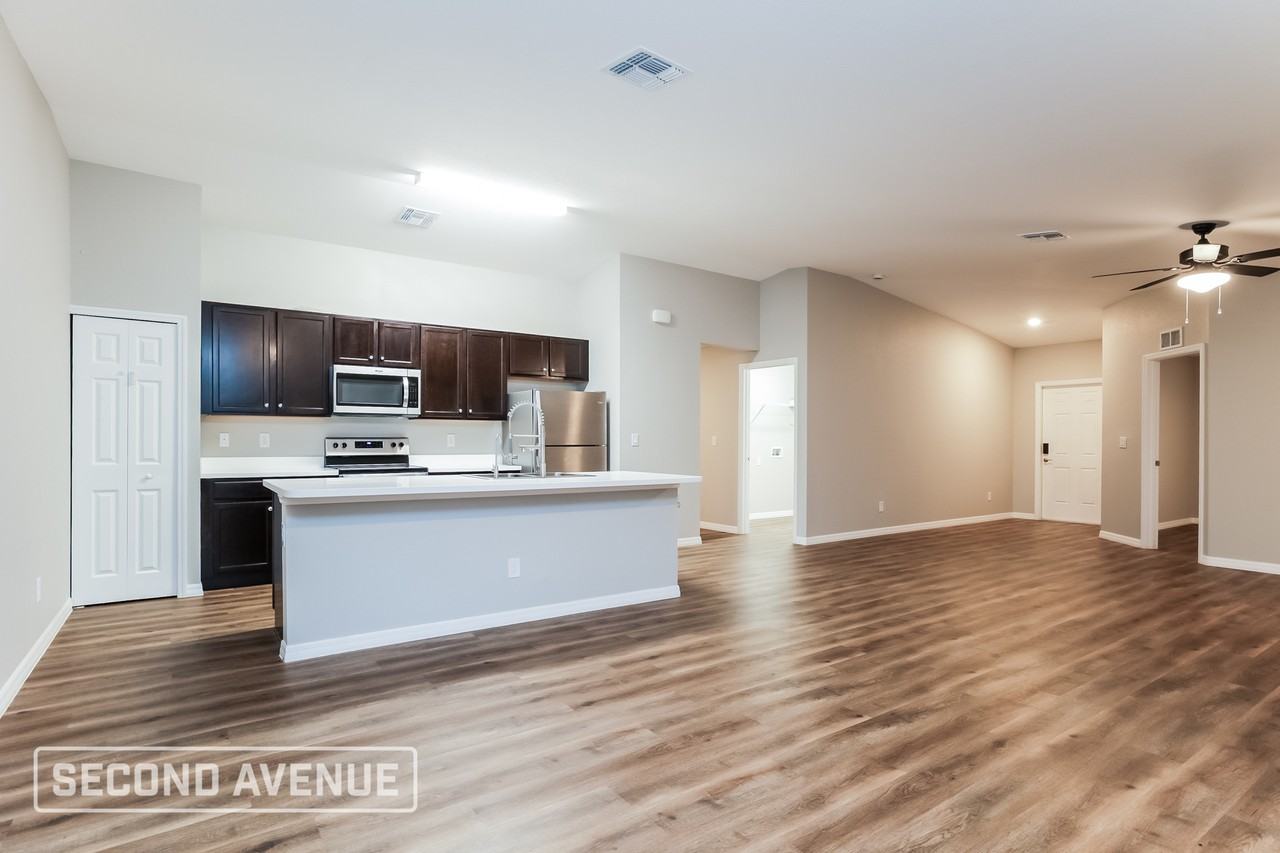 14103 Hughes Ave - Photo 7 of 25