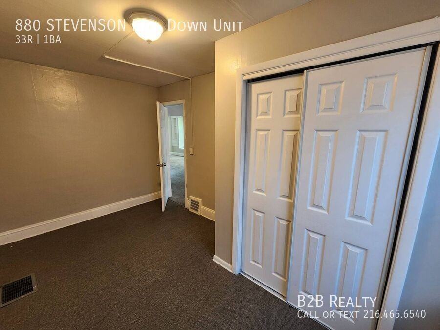 880 Stevenson Road - Photo 5 of 23
