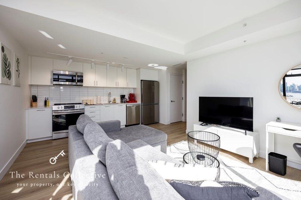 311 West 1st Street #404 - Photo 7 of 18