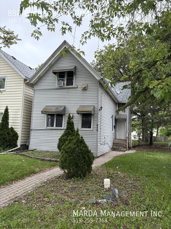 858 Windsor Ave Unit 4 #4 - Photo 2 of 21