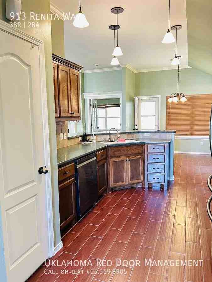 913 Renita Way - Photo 6 of 37