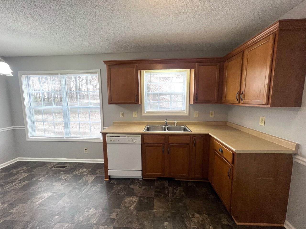 1318 Whetstone Ct - Photo 6 of 21