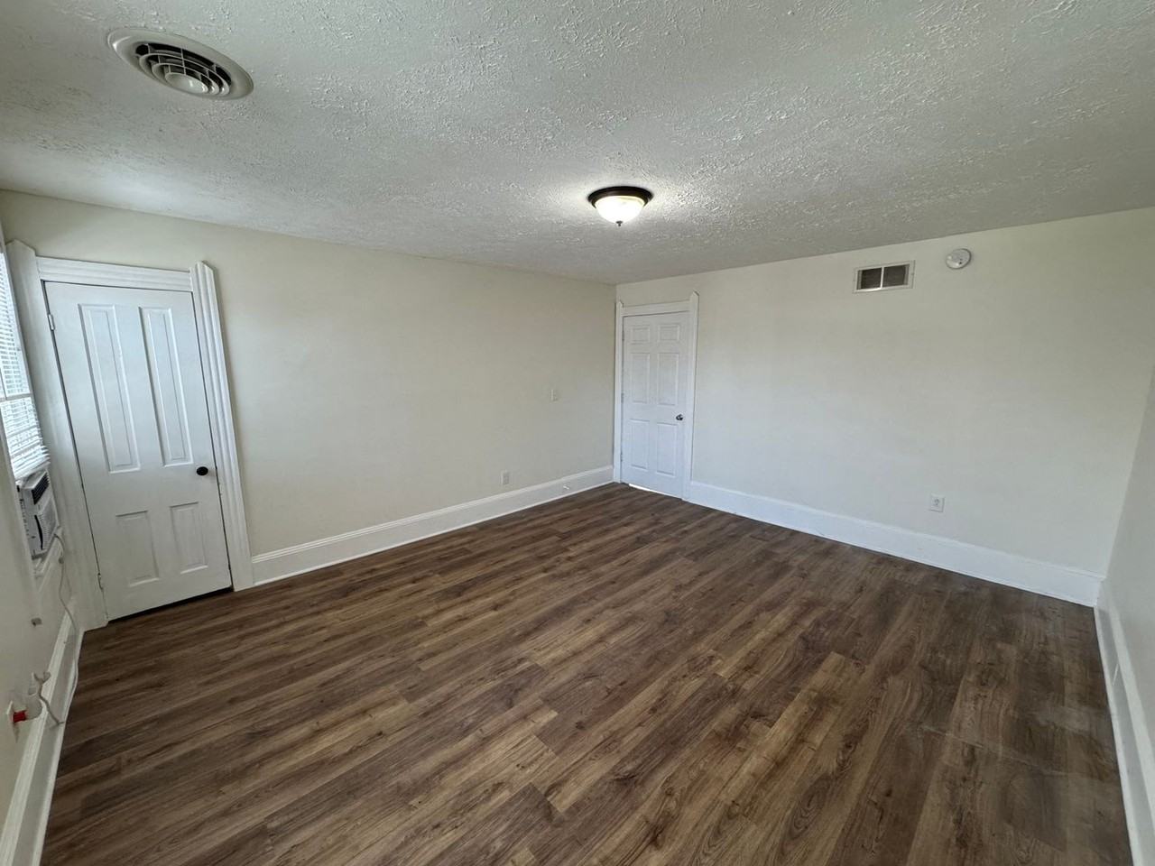 2476 West 10th Street - Photo 4 of 19