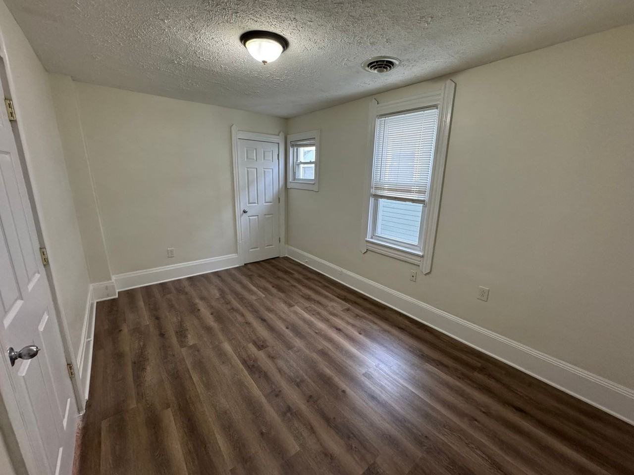 2476 West 10th Street - Photo 5 of 19