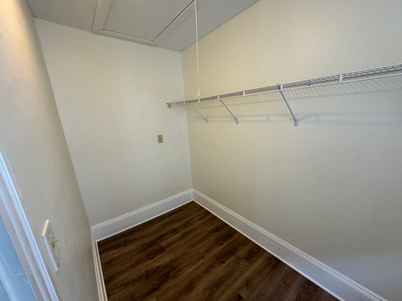 2476 West 10th Street - Photo 7 of 19