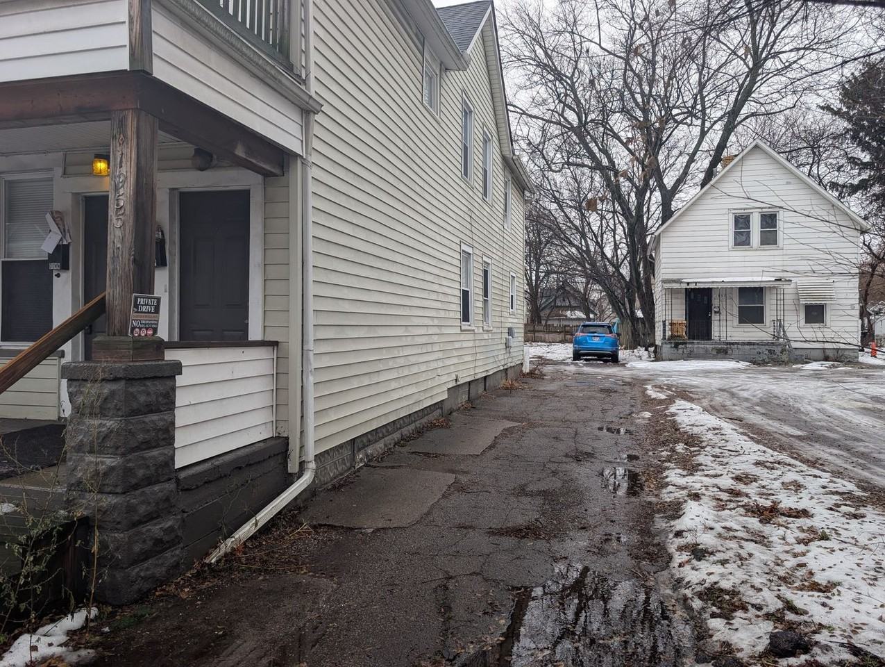 1955 W 58th St - Photo 3 of 29