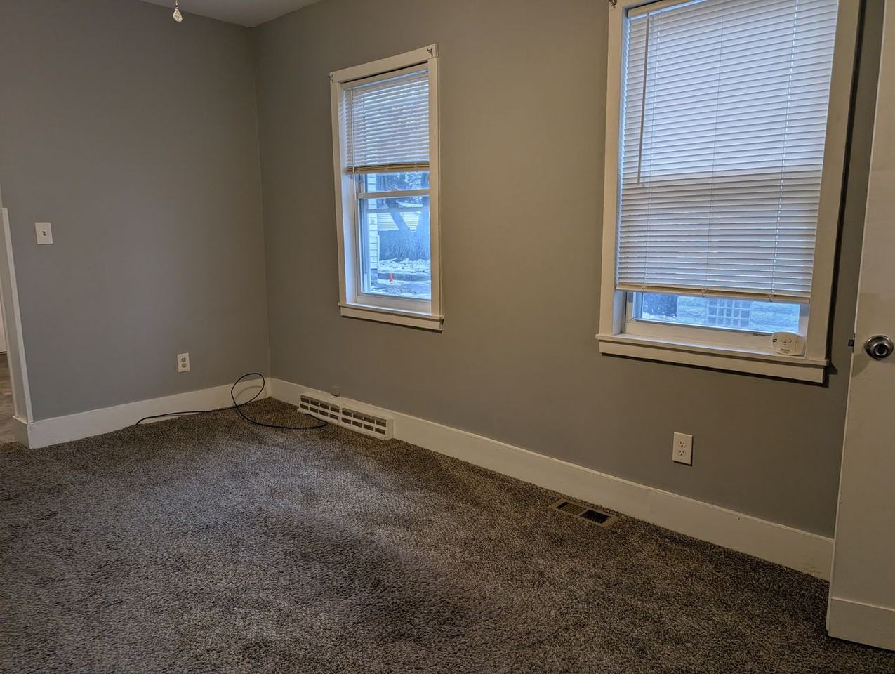 1955 W 58th St - Photo 5 of 29