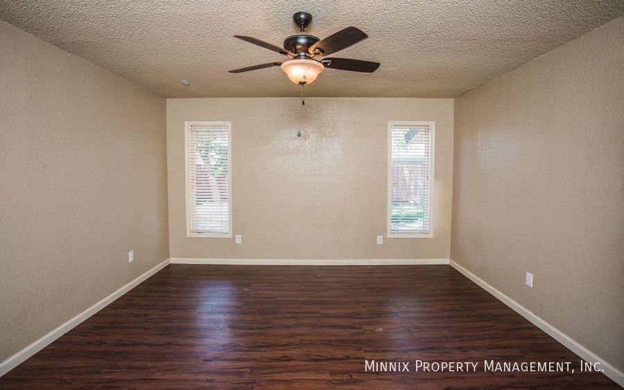 5712 63rd St - Photo 5 of 47