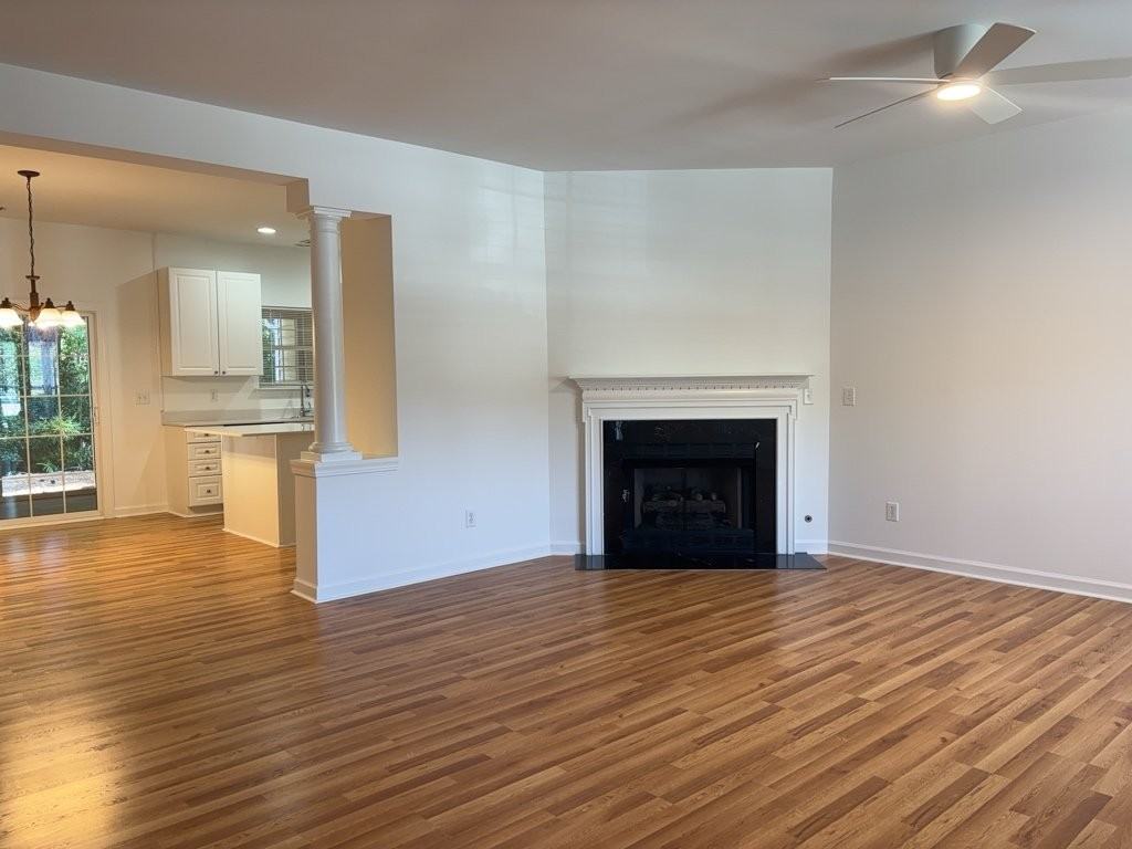 1544 Oxborough Cir - Photo 6 of 38