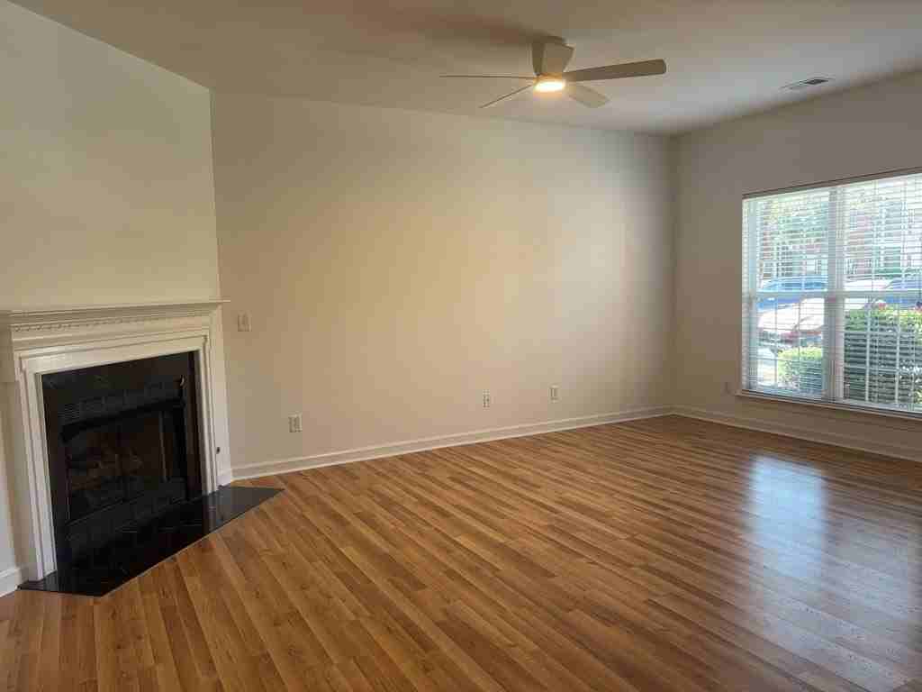 1544 Oxborough Cir - Photo 7 of 38