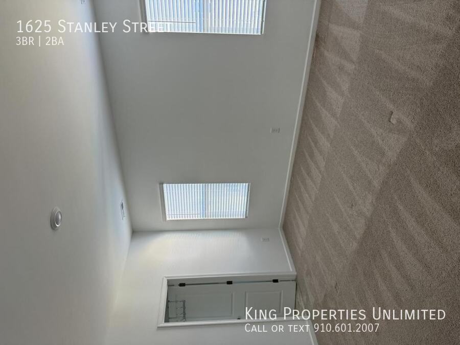1625 Stanley Street - Photo 7 of 14