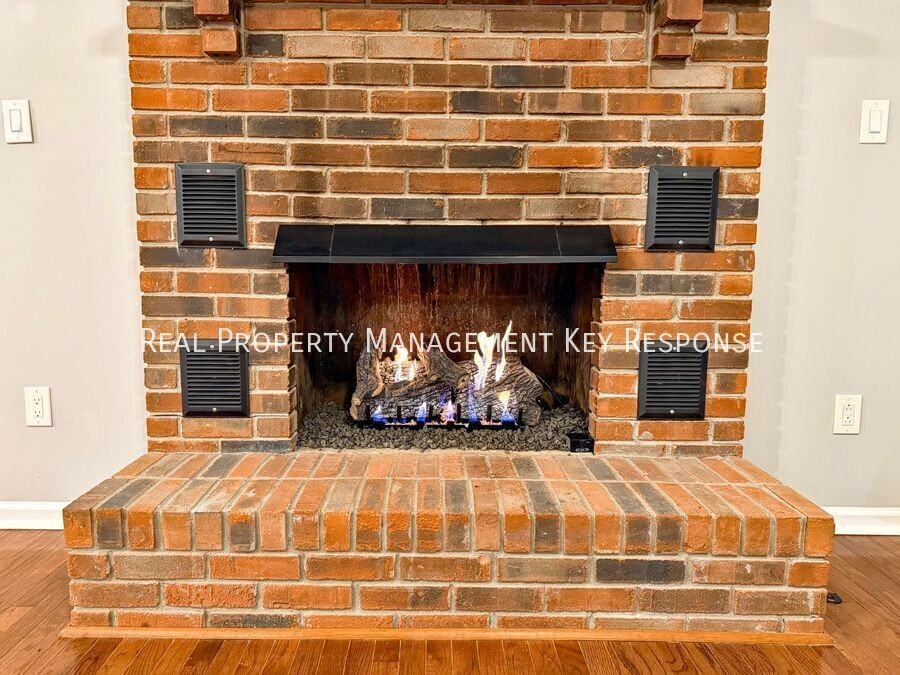 660 Gibbs Lane - Photo 6 of 23