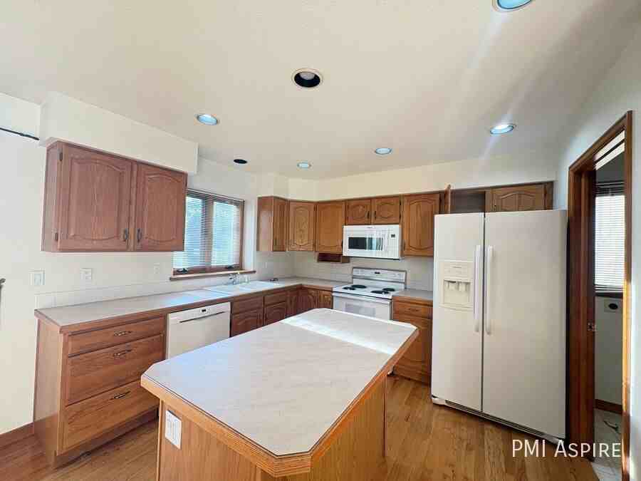 2947 Sand Dollar Court - Photo 6 of 34