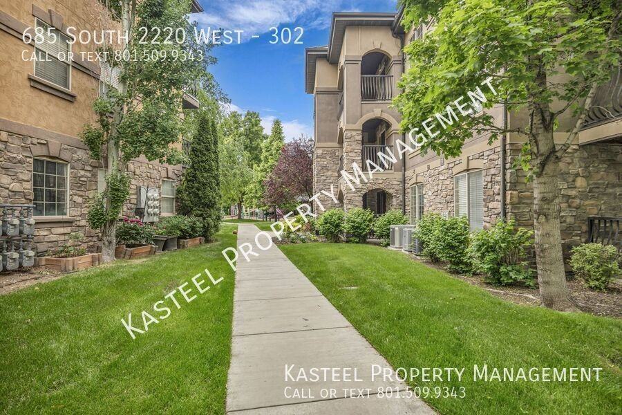 685 South Monet Drive #302 - Photo 2 of 34