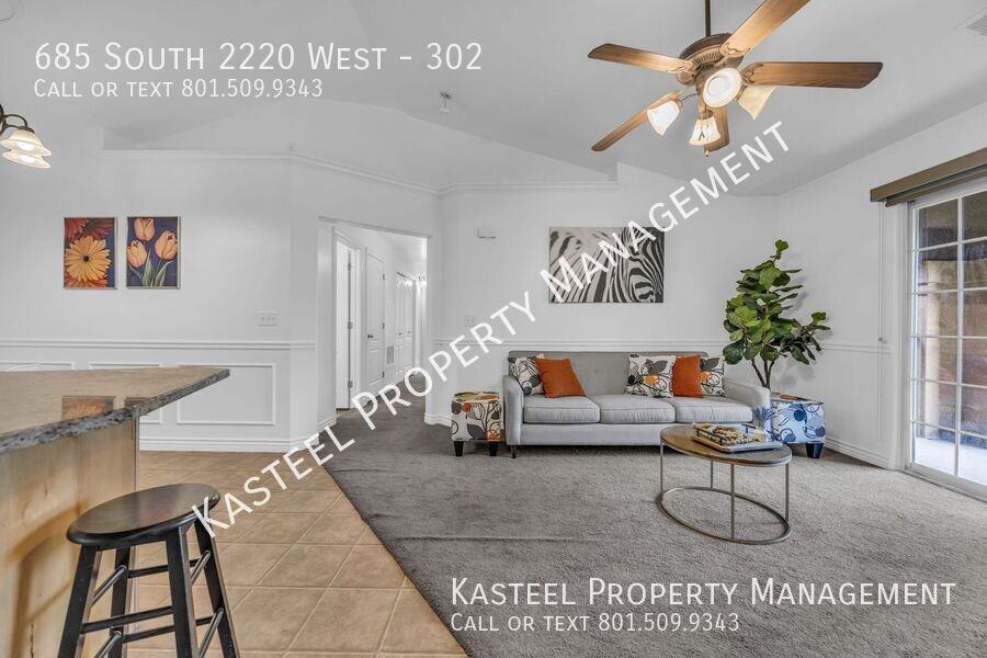 685 South Monet Drive #302 - Photo 4 of 34