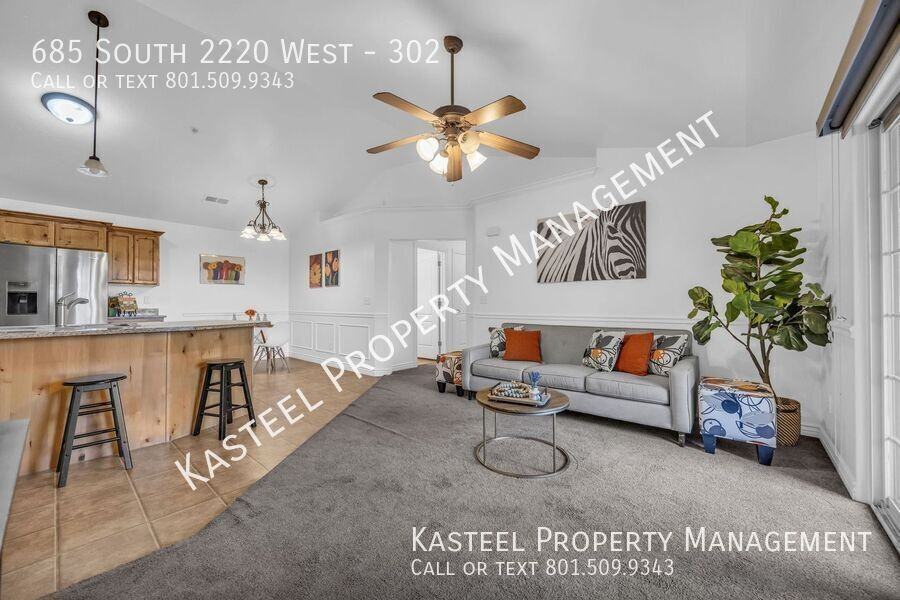 685 South Monet Drive #302 - Photo 5 of 34