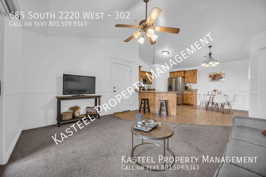 685 South Monet Drive #302 - Photo 7 of 34