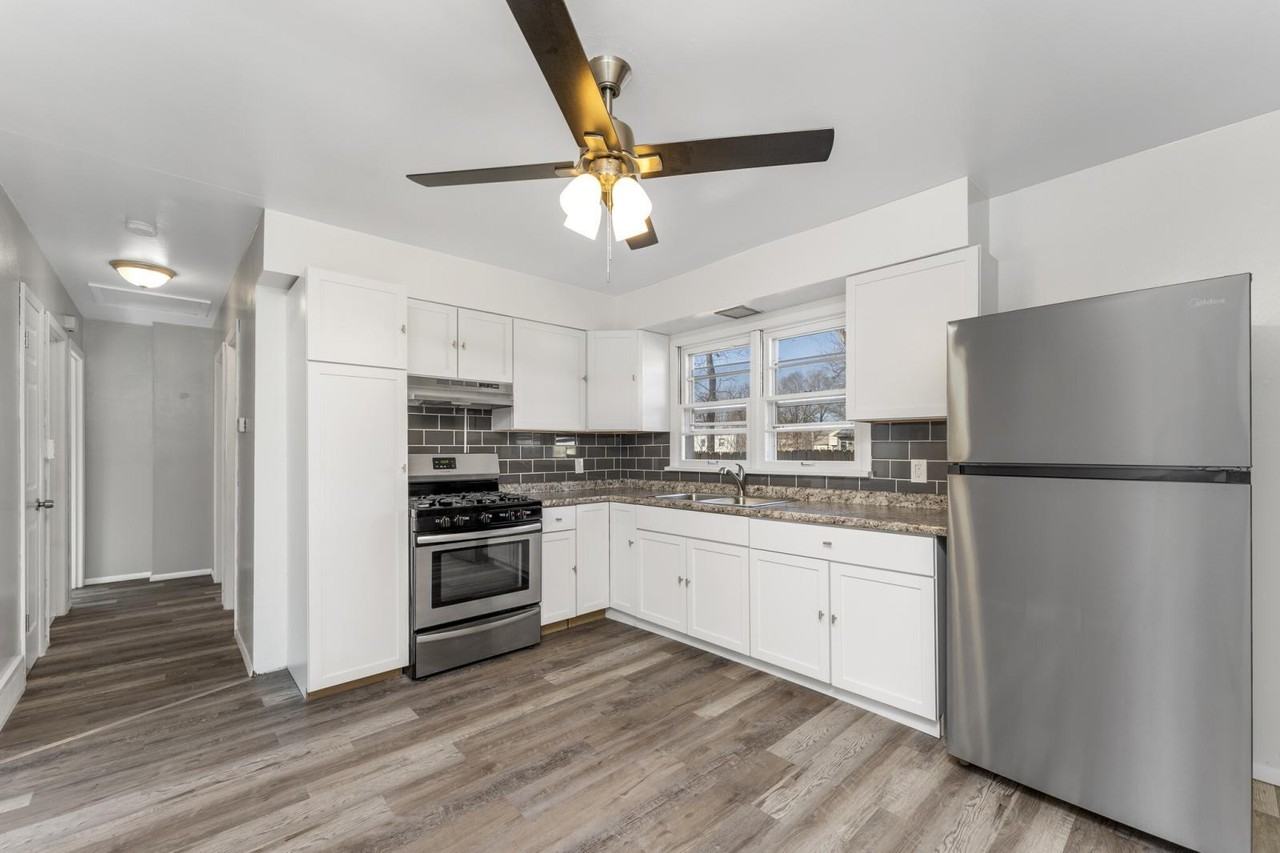 127 Elbring Drive - Photo 6 of 26