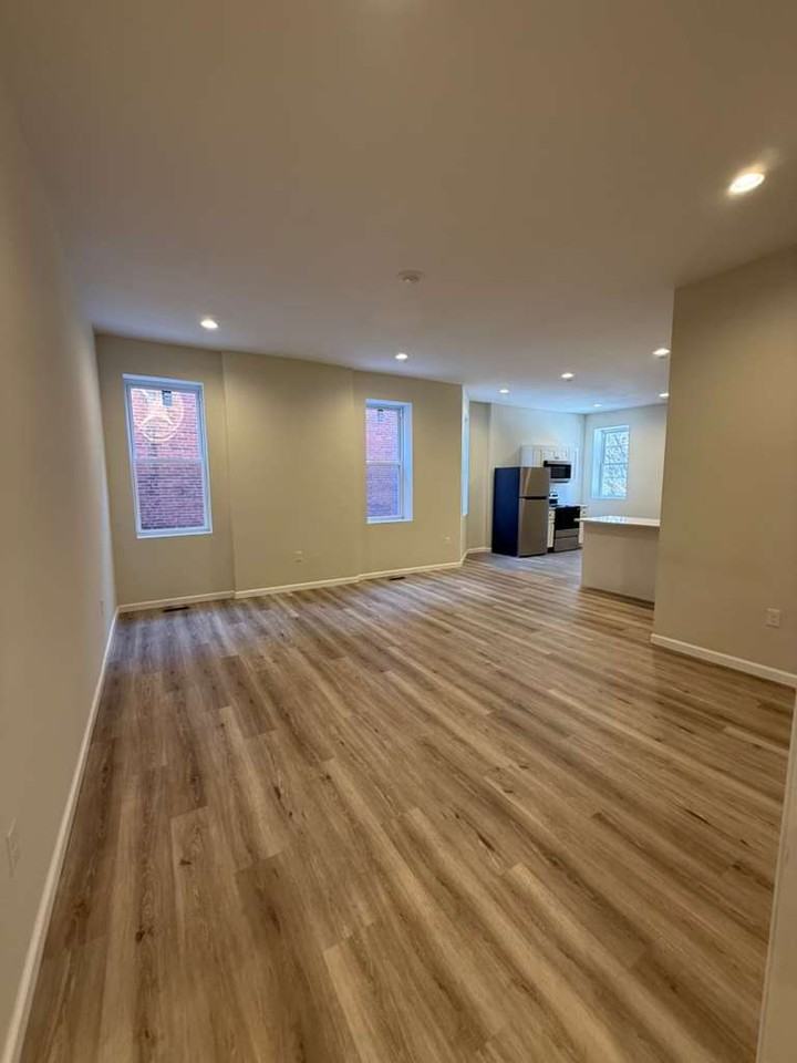 32153217 Nebraska Ave - Photo 7 of 20