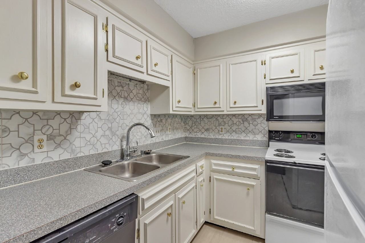 764 Fox Ridge Drive - Photo 5 of 11